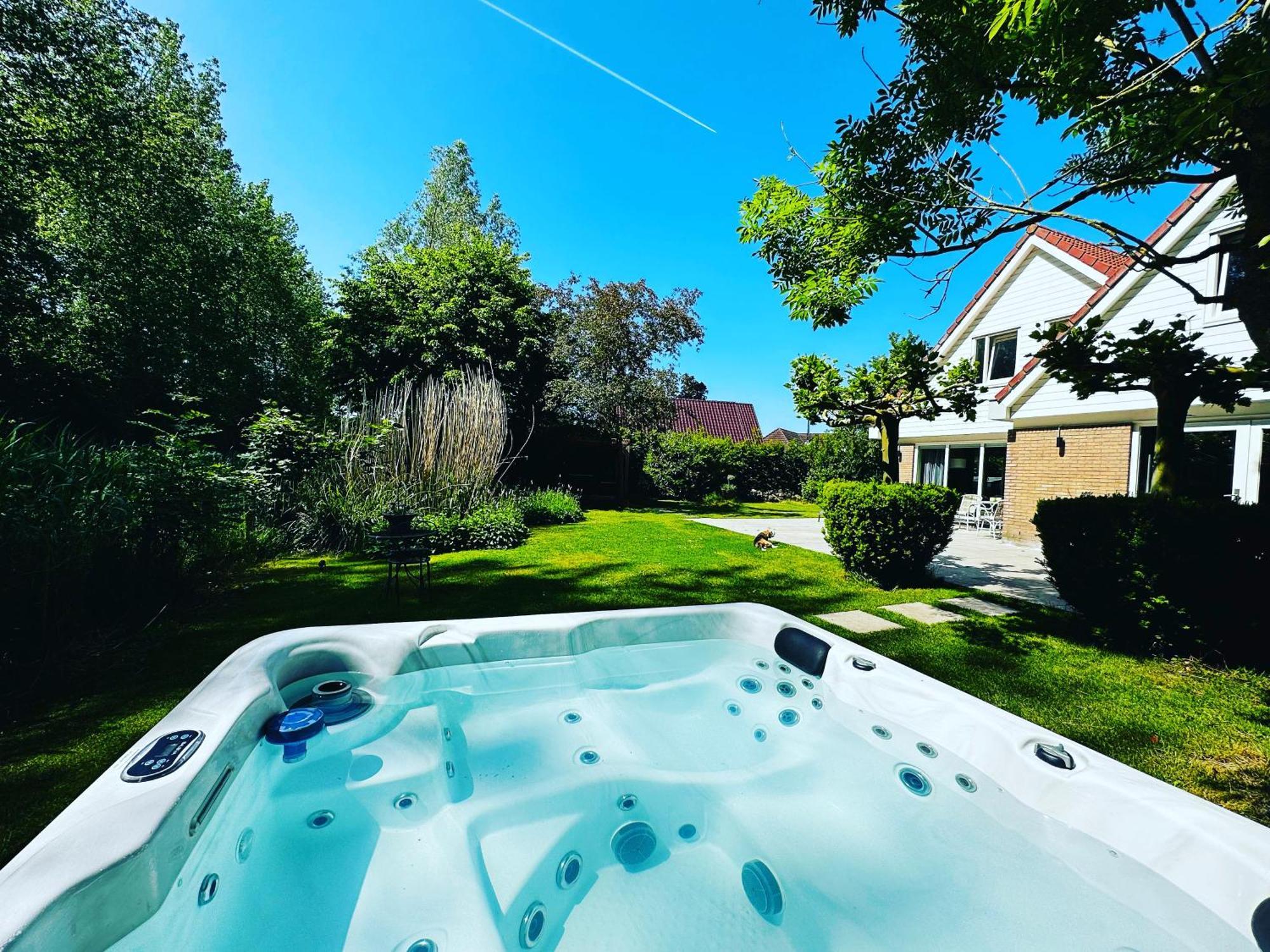Villa Calma Rust Ruimte Luxe Inclusief Private Jacuzzi 泽沃德 外观 照片